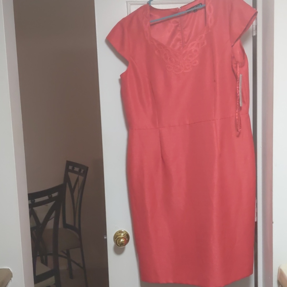 Dress - Picture 2 of 2